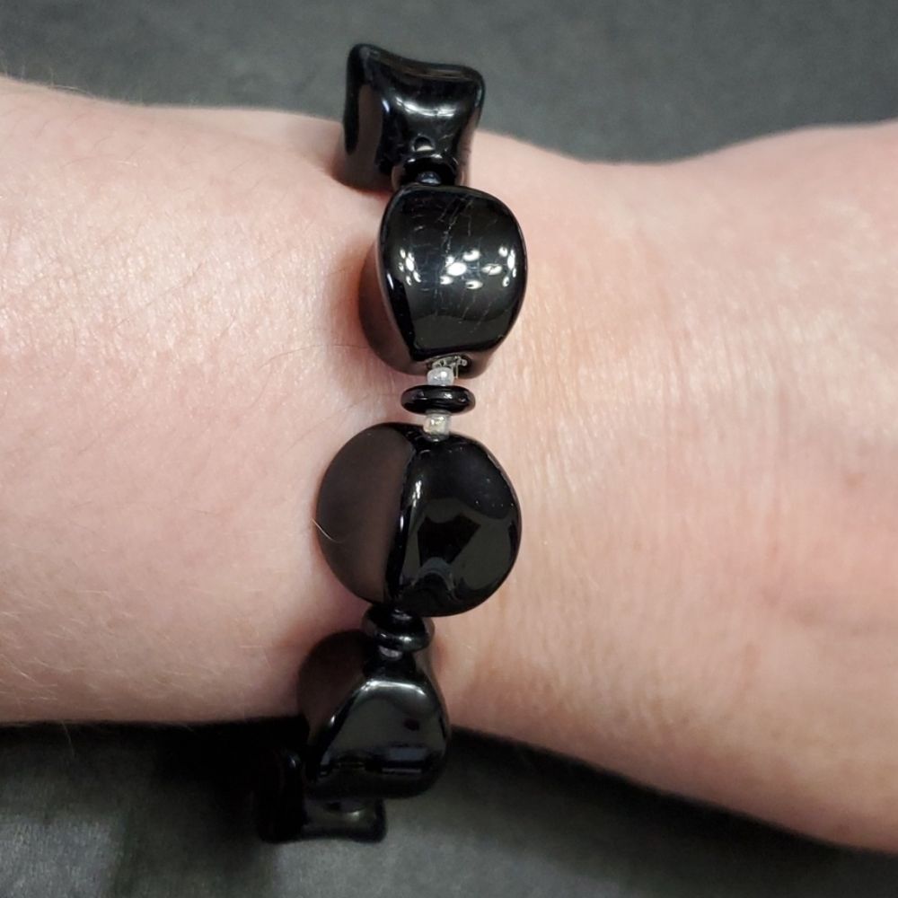 Black white chunky beaded stretch bracelet 6"